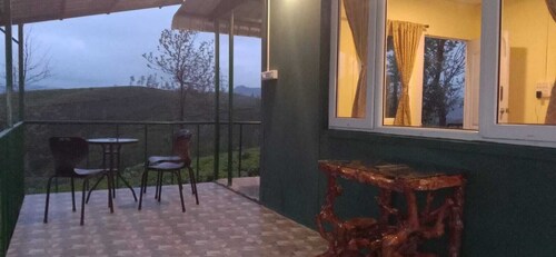 Dreamz Avalanche Lake View Resort