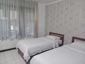 Quarto casal ou duplo luxo | Escrivaninha, Wi-Fi de cortesia