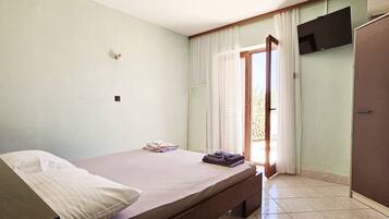 Estudio (Studio Apartment with Terrace with Se) | 4 habitaciones y wifi gratis