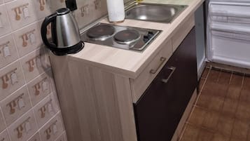 Estudi (Studio Apartment with Terrace (2)) | Cuina privada | Frigorífic