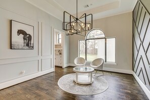 Interior - 9 Mi to Downtown Houston: Spacious Group Getaway (Houston)