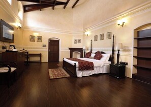 Villa de lujo, vistas a la montaña | 7 dormitorios, escritorio, espacio para trabajar con un portátil