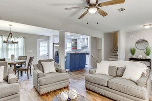 TV, books - 6 Mi to The Masters: Updated Home w/ Yard! (Augusta)