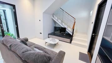 Family Villa, City View | Living area