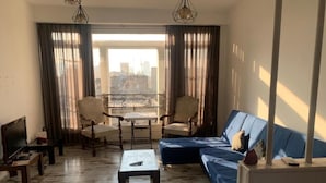 TV - Beautiful and cozy duplex in the heart of Cairo (Qasr El Nil)