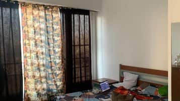 2 chambres, fer et planche à repasser, accès Internet, draps fournis