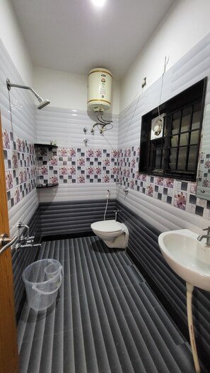 Appartement | Een bureau, een strijkplank/strijkijzer, gratis wifi