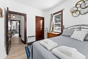 2 bedrooms, iron/ironing board, WiFi, bed sheets