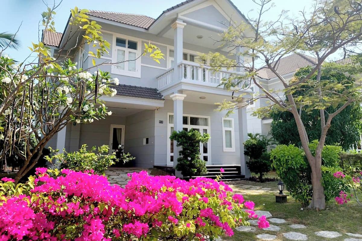 Deluxe Villa, 3 Bedrooms, Courtyard View | 4 bedrooms, desk, free WiFi