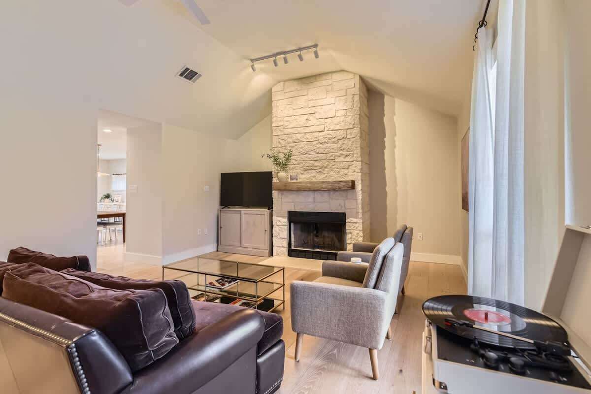 TV, fireplace, books, offices