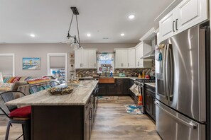 Fridge, oven, dishwasher, coffee/tea maker