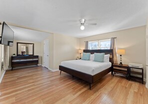 3 bedrooms, iron/ironing board, travel cot, free WiFi