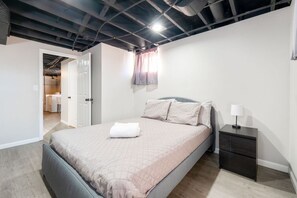 5 bedrooms, iron/ironing board, travel crib, free WiFi