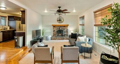 Canyon Ridge Getaway | Arcade| View | Free Massage