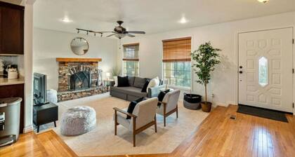 Canyon Ridge Getaway | Arcade| View | Free Massage*