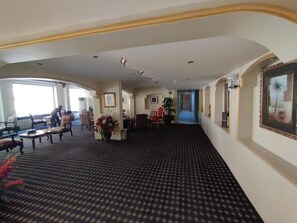 Reception - Al Iqbal Hotel (Al Khobar)