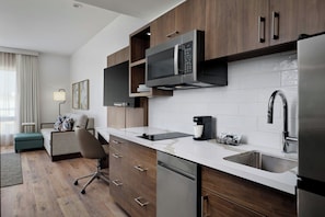 Studio, 1 King Bed with Sofa bed | Private kitchen
