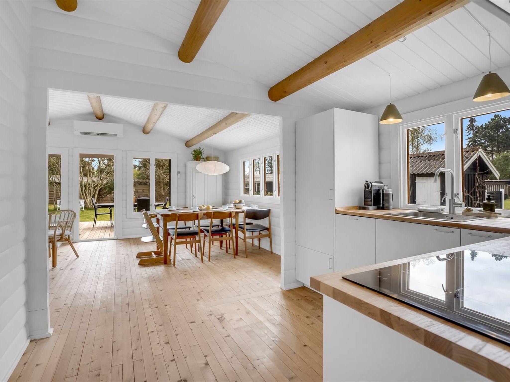 Fridge, microwave, dishwasher, cookware/dishes/utensils