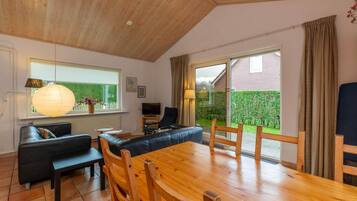 Een smart-tv en een dvd-speler