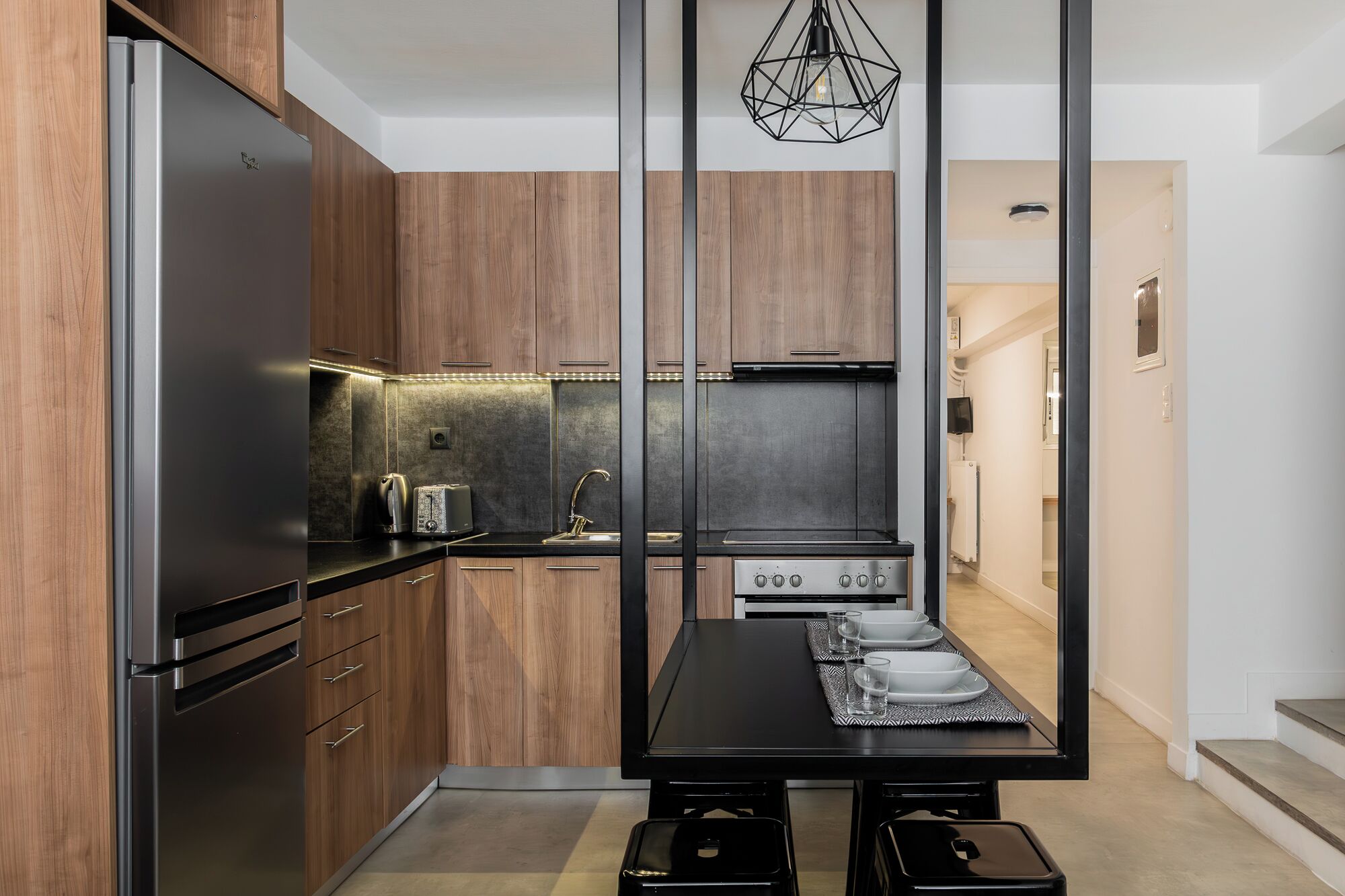 Portico Gate | Private kitchen | Full-size fridge, microwave, oven, stovetop