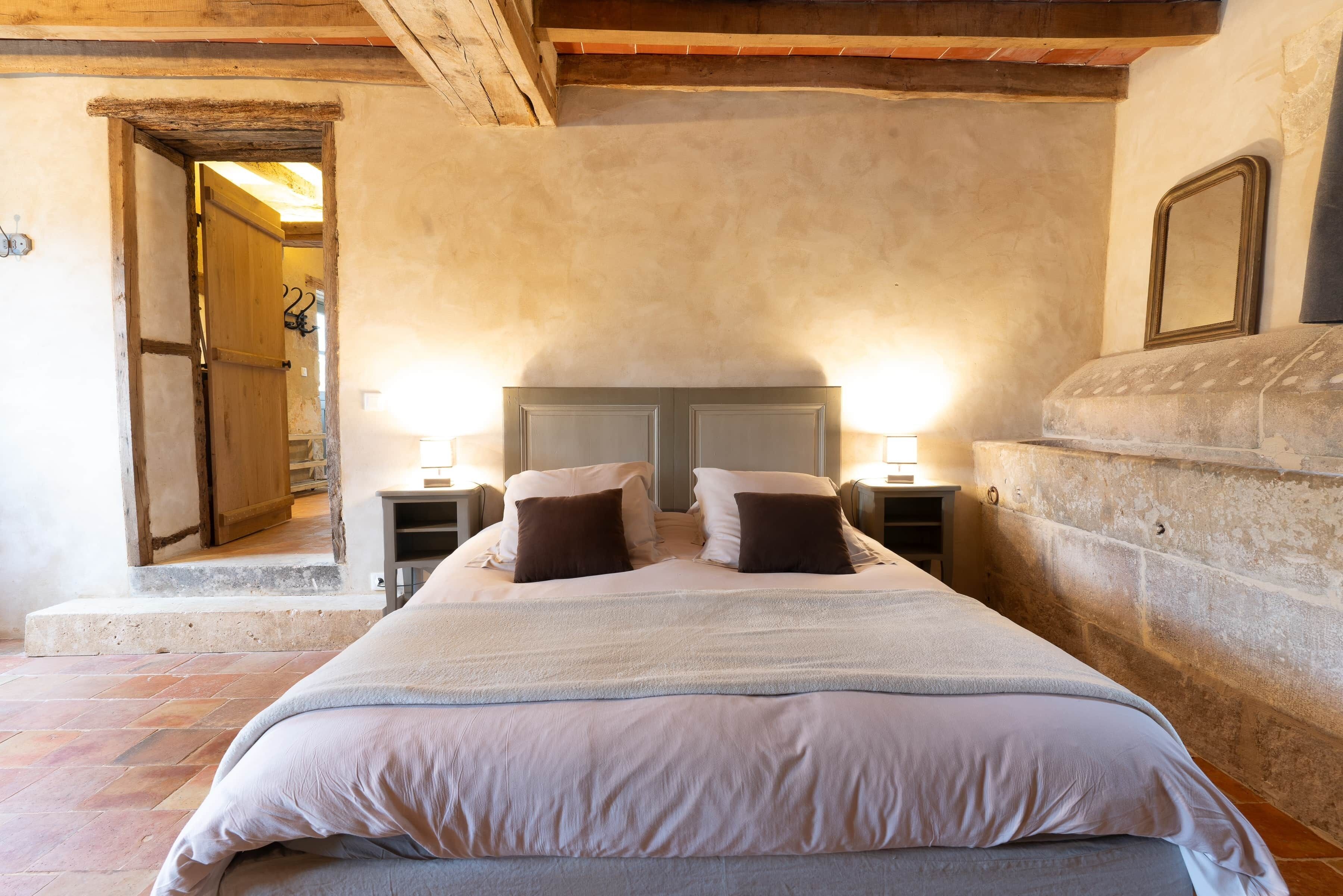 1 slaapkamer, een strijkplank/strijkijzer, gratis wifi, beddengoed