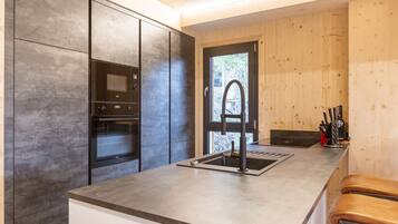 Frigorifero, microonde, forno, lavastoviglie