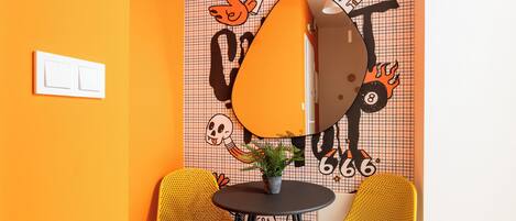 MIXT Vibe studio | Ruokailu omassa huoneessa