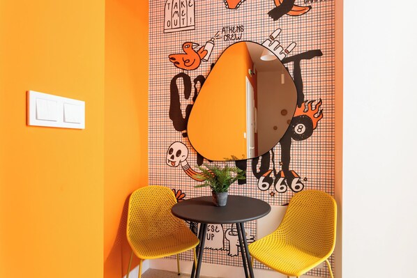 MIXT Vibe studio | In-room dining