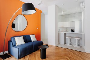 MIXT Pop 1-bed | Khu ph òng khách | TV màn hình phẳng 43-inch có truyền hình kỹ thuật số, TV 