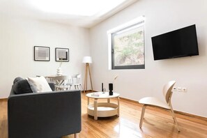 Sightline Hill | Living area - The Hill by Zoia Living (Athens)