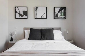 Elevated Hill | Verduisterende gordijnen, een strijkplank/strijkijzer, gratis wifi