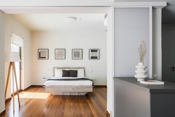 Hill Glance | Cortinas blackout, tabla de planchar con plancha y wifi gratis 