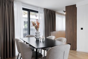 MoRe Exclusive | In-room dining