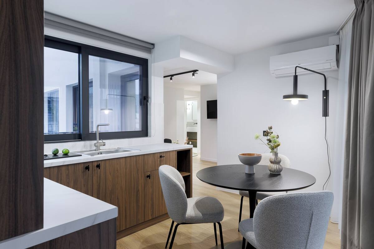 MoRe Signature | In-room dining