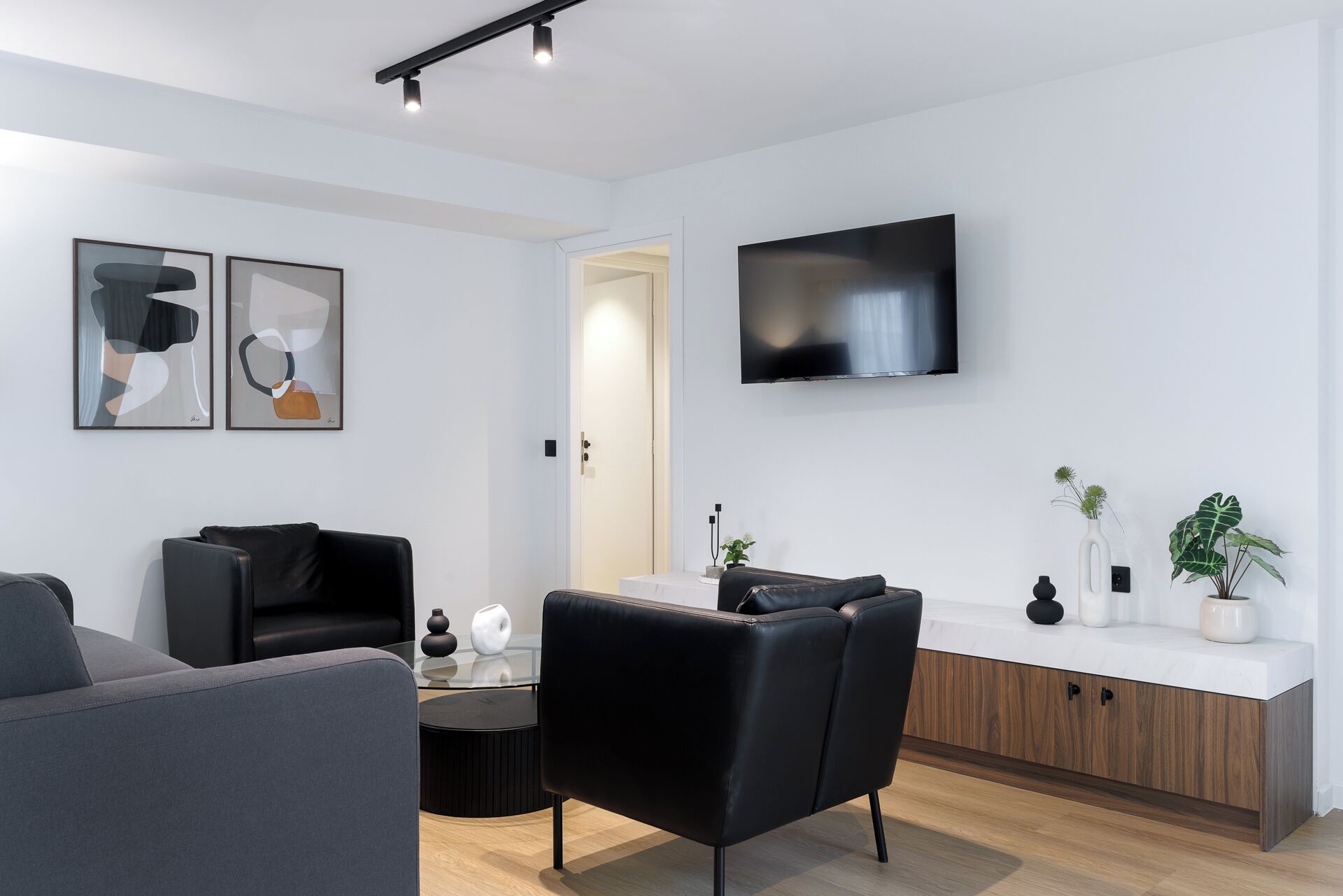 MoRe Exclusive | Desk, laptop workspace, blackout drapes, iron/ironing board