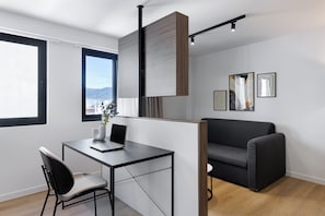 Desk, laptop workspace, blackout curtains, soundproofing - MoRe by Zoia Living (Athens)