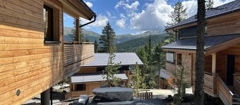 02_NTH010_Sup Chalet mit Sauna und Hot Tub 2 Etage by Interhome