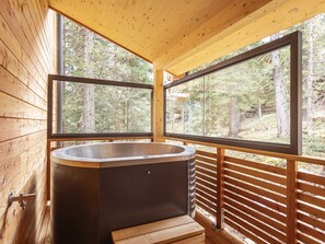 Indoor spa tub