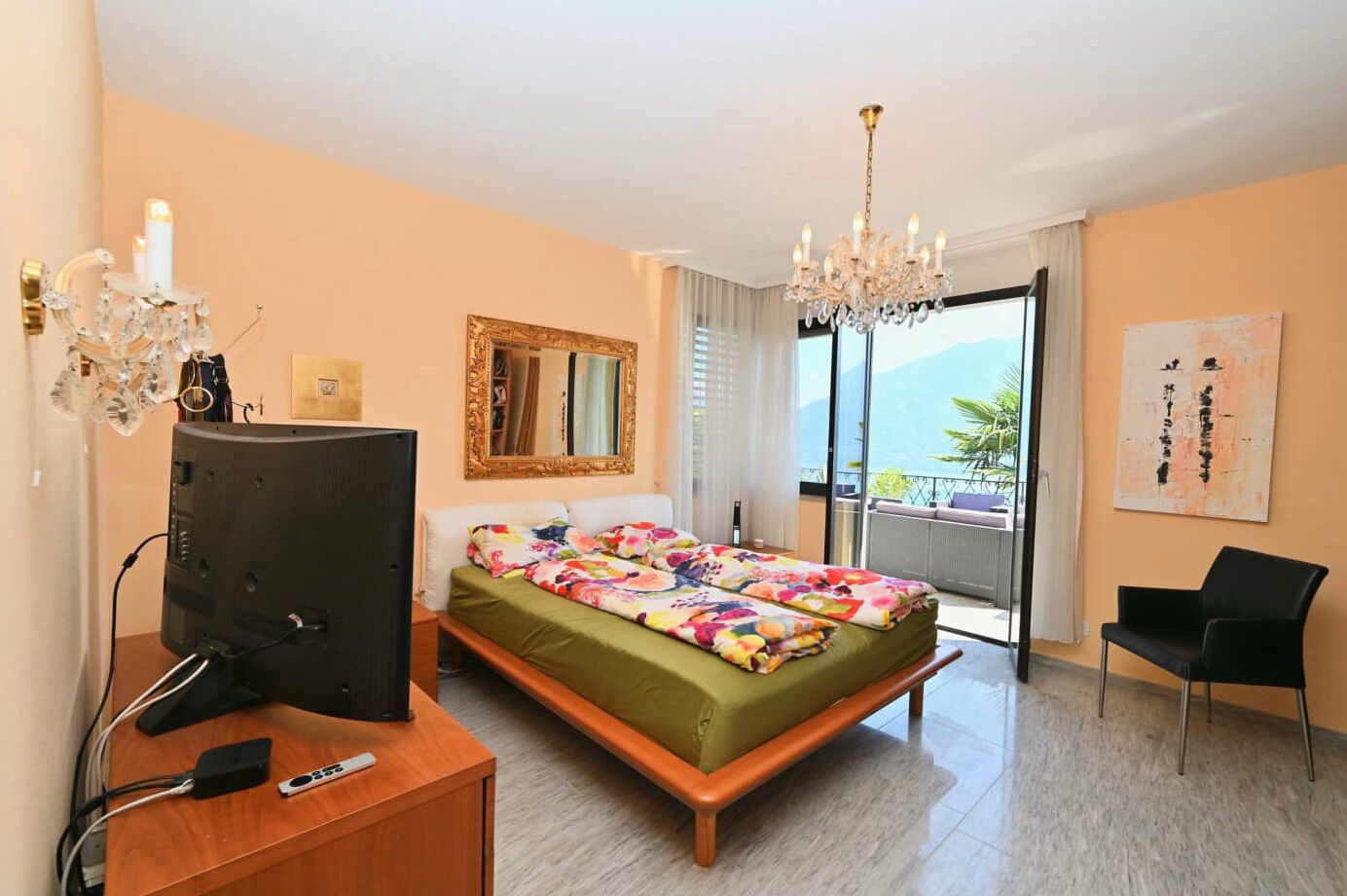 3 多间卧室、办公桌、免费 WiFi、床单