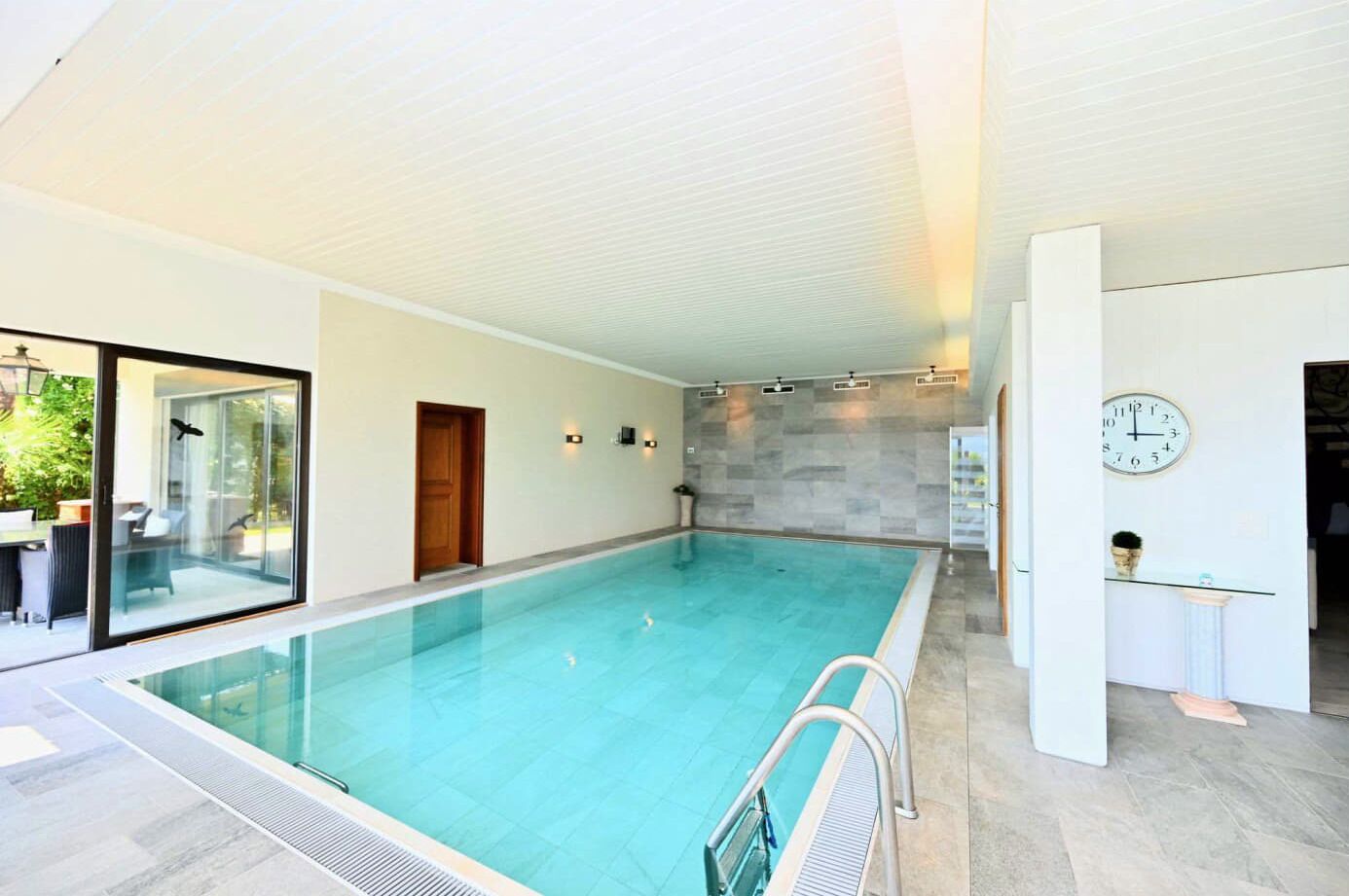 室内游泳池，恒温泳池