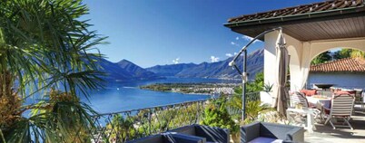 Magnificent villa with indoor pool and prime lake view location