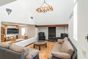 Smart TV, fireplace, DVD player - Farmhouse in Andalusia near Tiñosa Peak (Priego de Córdoba)