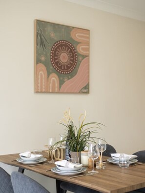 Dining - Walk to everything! Modern 2Beds Apt w/ EasyAccess (Springwood)