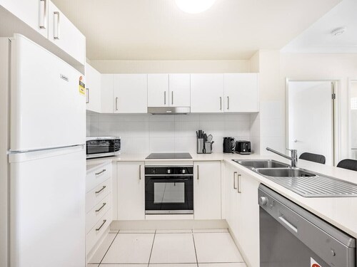 Walk to everything! Modern 2Beds Apt w/ EasyAccess