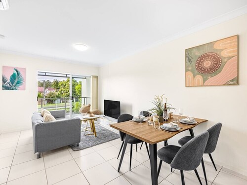 Walk to everything! Modern 2Beds Apt w/ EasyAccess