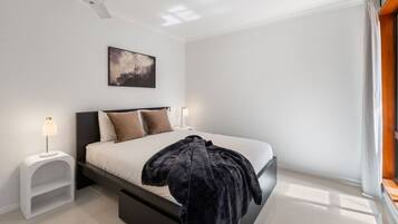 4 bedrooms, desk, iron/ironing board, travel crib