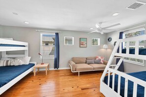 4 bedrooms, desk, iron/ironing board, travel crib