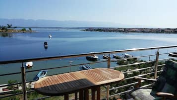 Apartment (One Bedroom Apartment with Balcony an) | Balcony