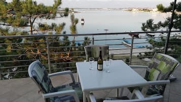Apartment (One Bedroom Apartment with Terrace an) | Terrace/patio