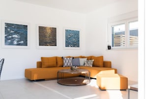 Villa (Four Bedroom Villa with Pool (Villa 2) | Nappali